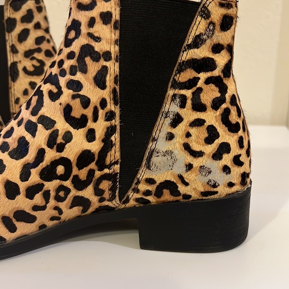 Steve Madden Jerry Leopard Chelsea Boots - Picture 6 of 9